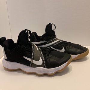 Nike Woman’s Volleyball Shoes React Hyperset Size 8.5